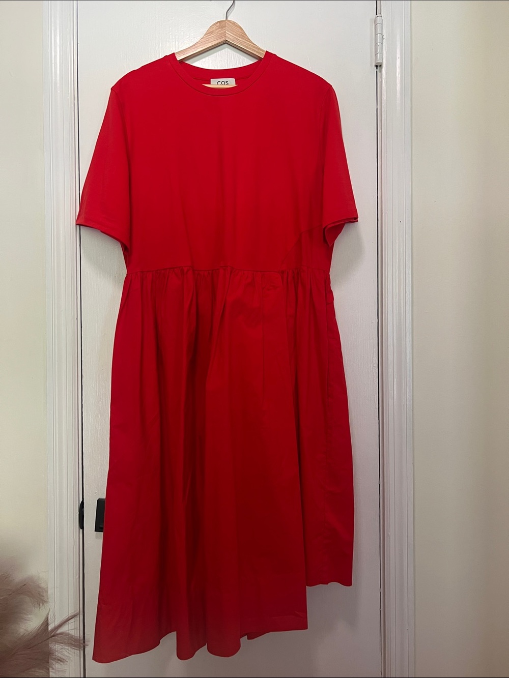 COS Bright Red Gathered-Waist with angled edge. Size xl. NWOT.